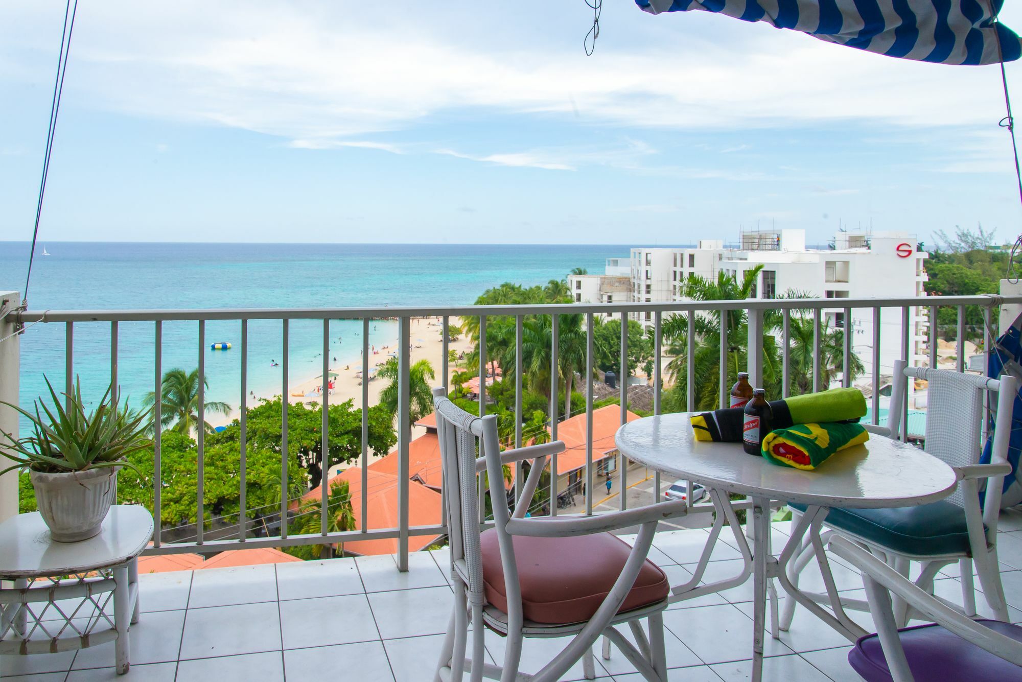 Montego Bay Club Apartments מראה חיצוני תמונה